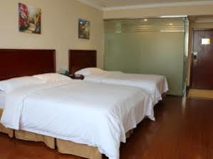 Green Tree Inn Gaoyou Tonghu Road Beihai Express Hotel Yangzhou Extérieur photo